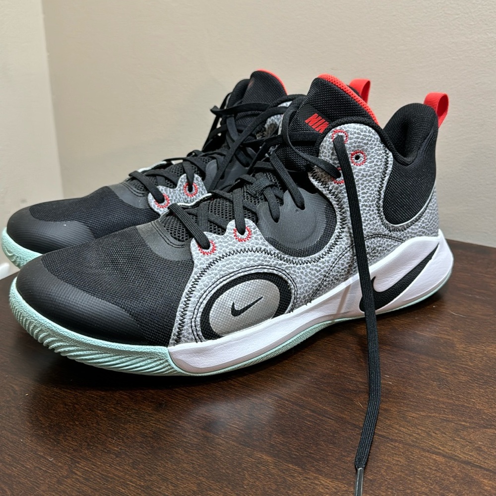 Nike men’s basketball shoes size 12